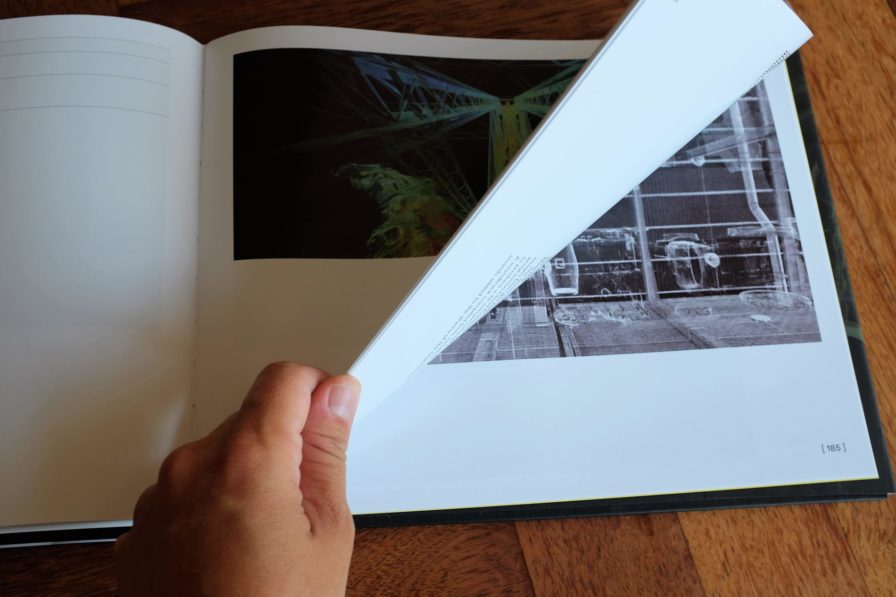Blaettern-art-of-the-point-cloud-Buch-3D-Raumerfassung-Punktwolken