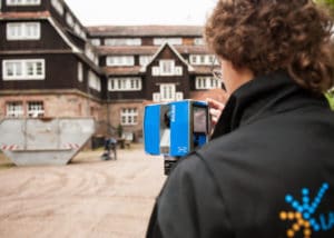 3D-Gebäudemodelle-kostengünstig-erstellen-Laserscanner-Bedienung-3D-Scan