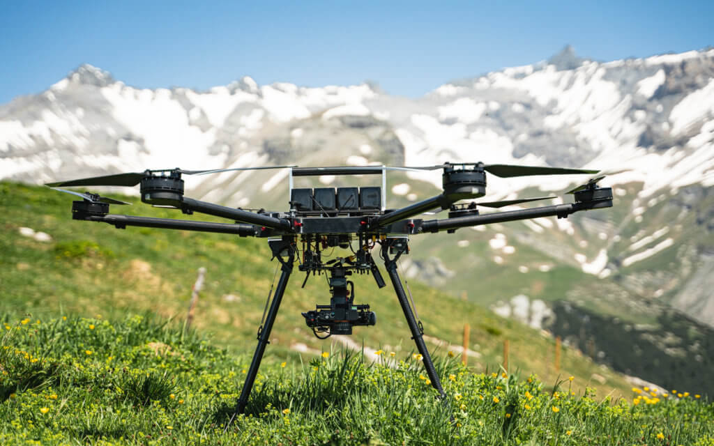 Berg-Gebierge-Vermessung-Drohne-Photogrammetrie-Drohne-UAV-Hexacopter-RPAS-Multicopter-LOGXON-PORTER-Drohnenaufnahmen--digitales-Gelaendemodell-Milchseilbahn-Fidaz-Flims-Schweiz