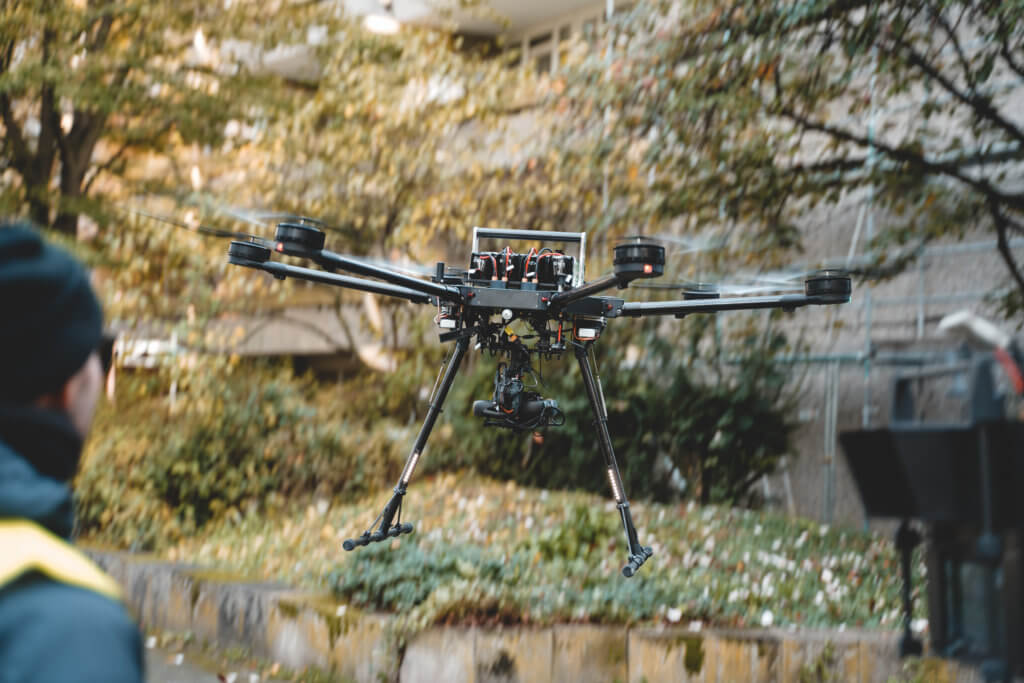 Photogrammetrische-3D-Fassadenvermessung-Frankfurt-Hochhaus-Wohnkomplex-LOGXON-Porter-Drohne-UAV-Multicopter-Hexacopter-