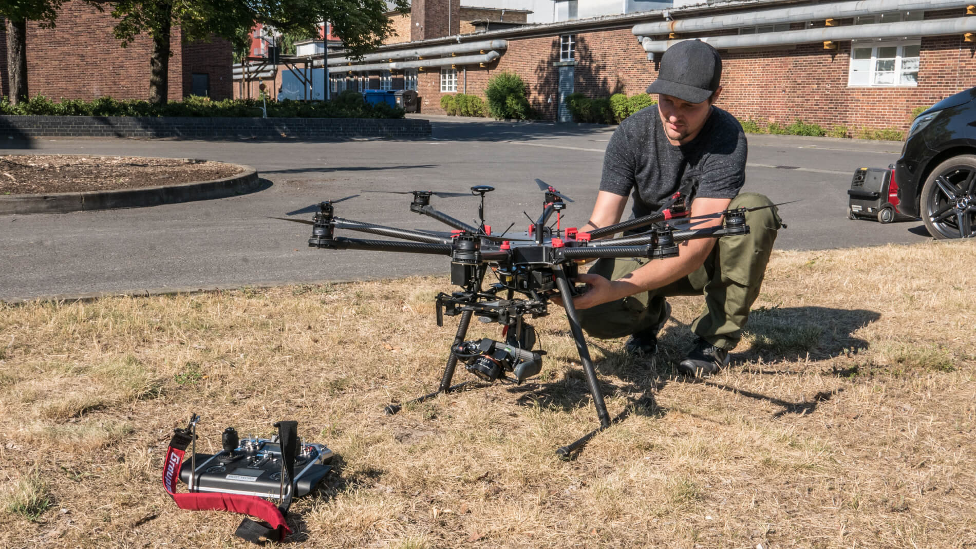 Pilot-Logxon-ready-for-takeoff-drohne-uav-vorbereitung-drone-abflugbereit-propeller-fernsteuerung-graupner-3D-Datenerfassung
