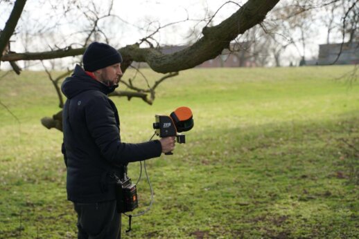 terretrical-lidar-survey-vegetation-forest-germany-handheld-logxon-operator-field